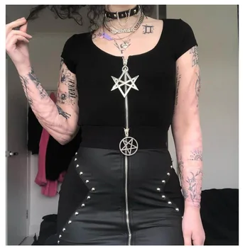 Tumši Smagā Metāla Stilā Melnā Crop Topi Rāvējslēdzēju Īsām Piedurknēm Gothic Topi Dēmons Zvaigžņu Punk krekls sievietēm streetwear Gadījuma Bodycon