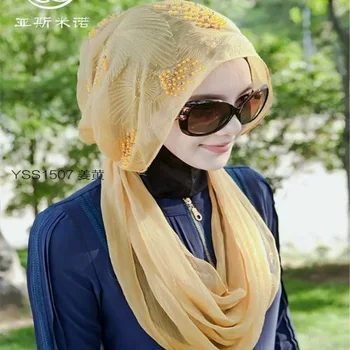 Musulmaņu sievietes, meitene skaista hijab galvas vāka šalles